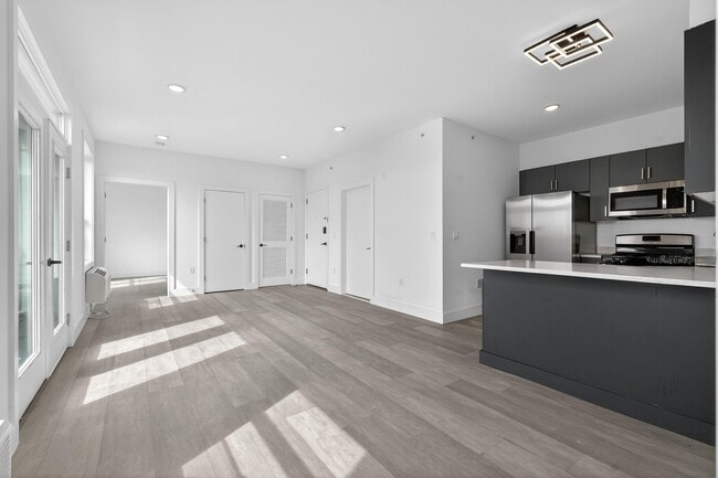 Building Photo - 43-45-45 W 32nd St