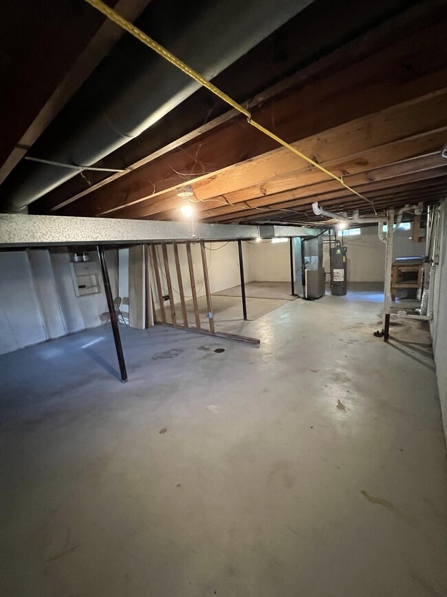 Building Photo - 1413 Mark Twain Dr