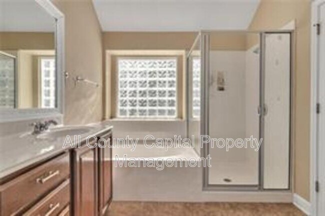 Building Photo - 27 Green Terrace Cove