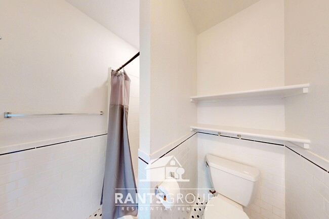 Building Photo - 180