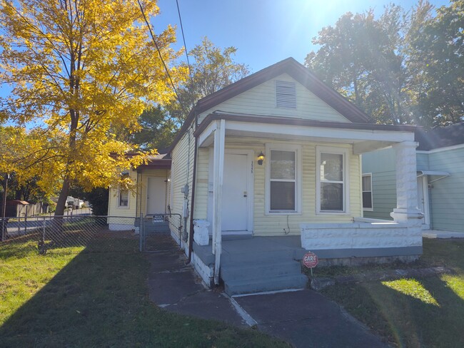 Building Photo - 1545 S Shelby St