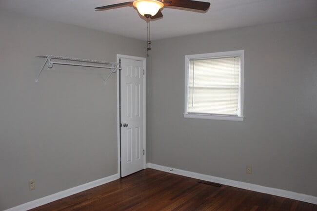 Building Photo - 246 Hill N Dale Rd