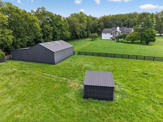 Building Photo - 133 Foxtail Dr