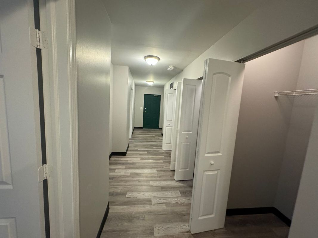 Building Photo - 426 W Normal Pkwy