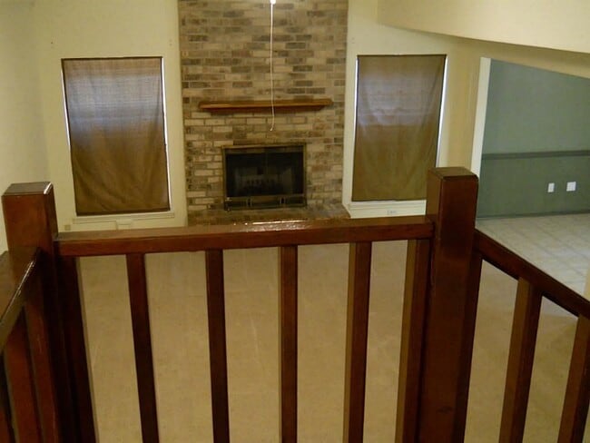 Building Photo - 216 S Deerfoot Cir