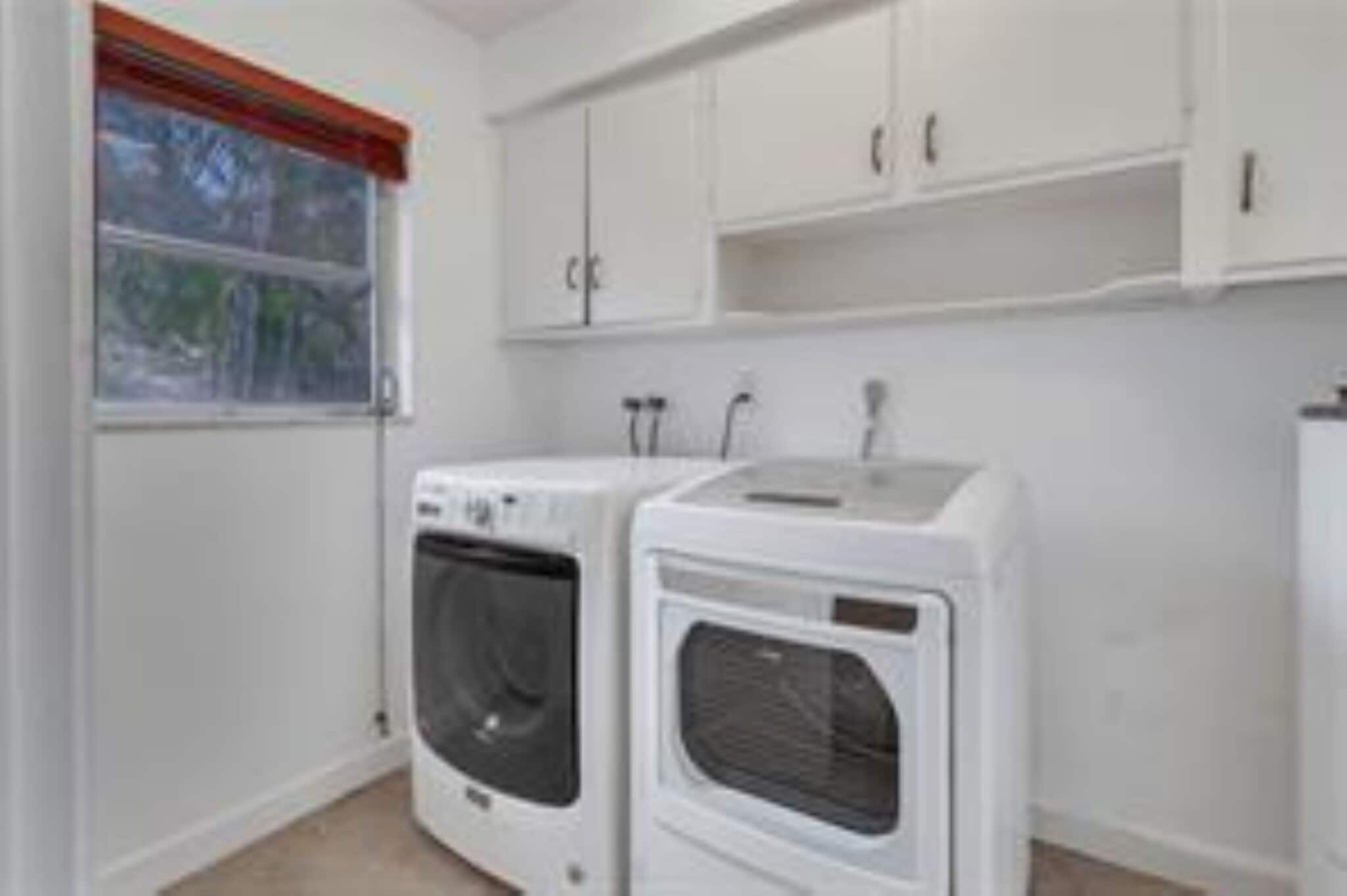 Building Photo - 2031 NW 39th Ct