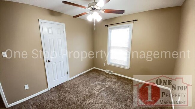 Building Photo - Huge 4 Bedroom, 2 Bathroom in Independence!