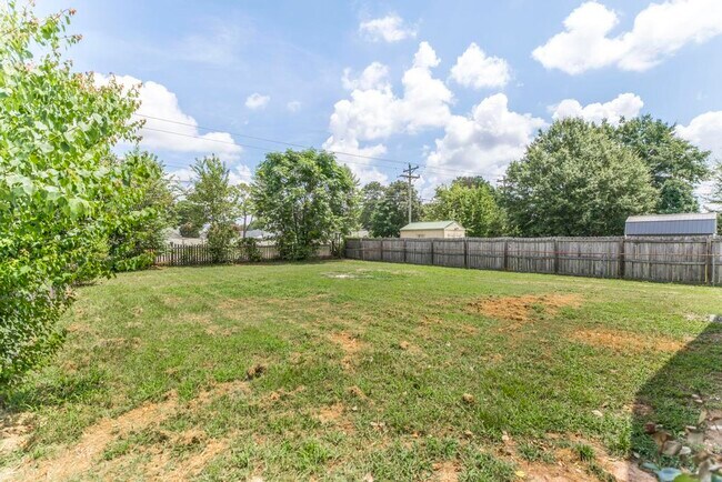 Building Photo - 103 Country Cove