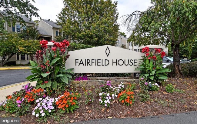 Building Photo - 12205 Fairfield House Dr