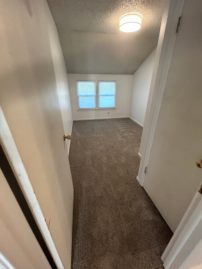 2nd floor bedroom 4 - 670 S Governor St