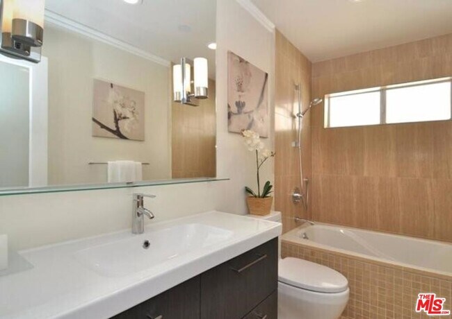 Building Photo - 5354 Lindley Ave