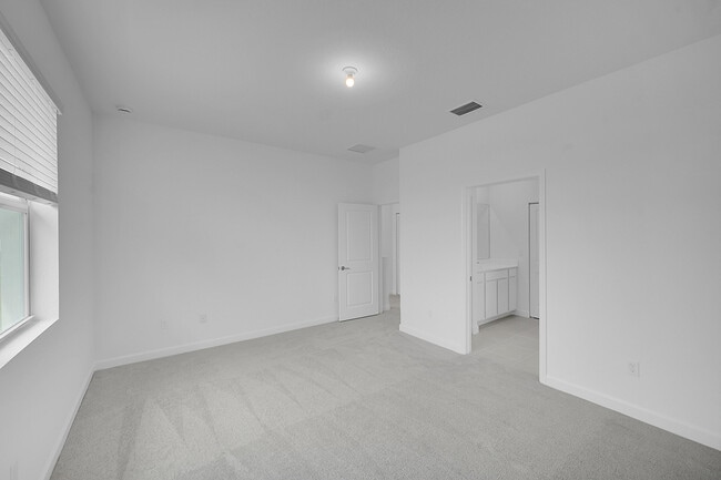 Building Photo - 520 Rivergrass St