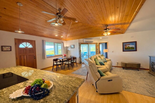 Building Photo - Furnished 3Bed/2Bath Turnkey with Scenic Views and Included Amenities.