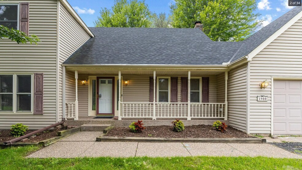 Building Photo - 1900 Vernon Dr S