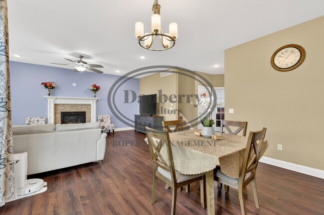 Building Photo - 24989 Reddington Ct