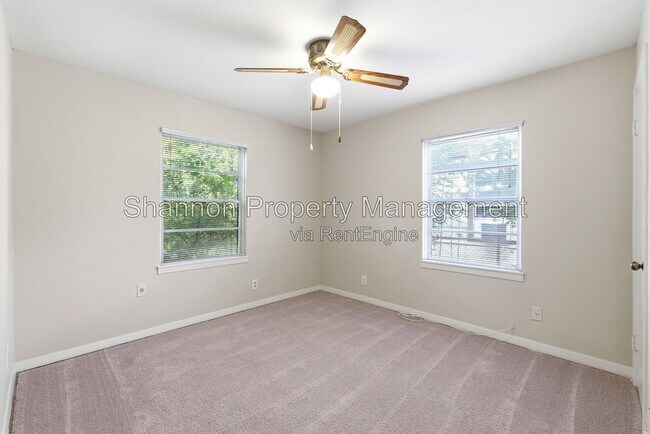 Building Photo - 8406 Highcrest Dr