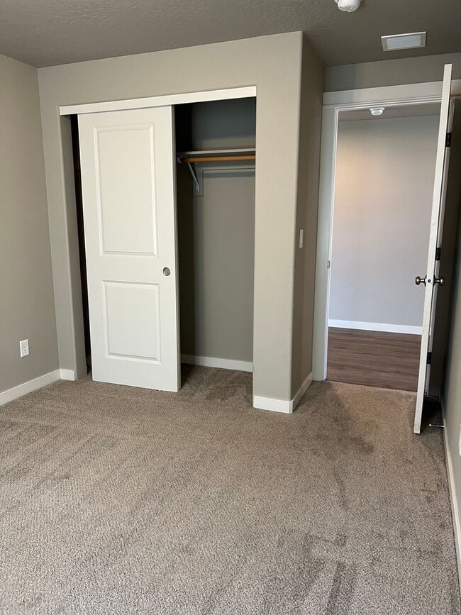 Building Photo - 3 Bedroom, 2 Bath Home  Built in 2022 - Po...