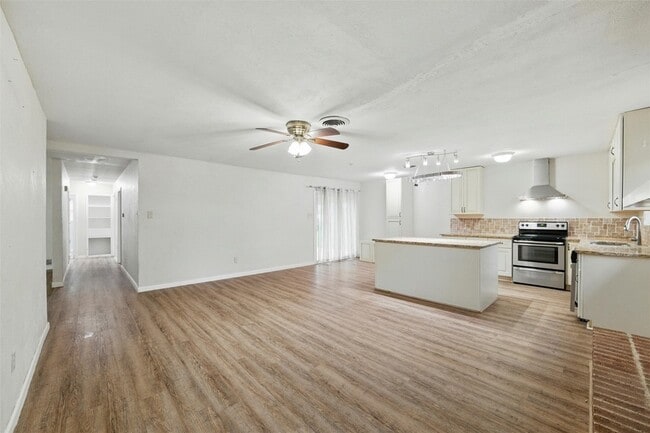 Building Photo - 325 Belmont Dr