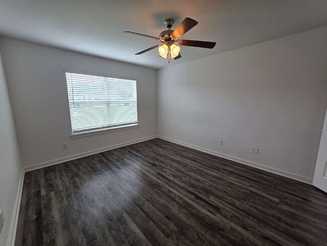 Building Photo - 320 Westbrook Ct