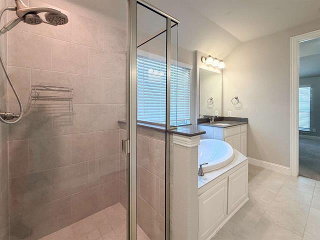 Building Photo - 1600 Irene Dr