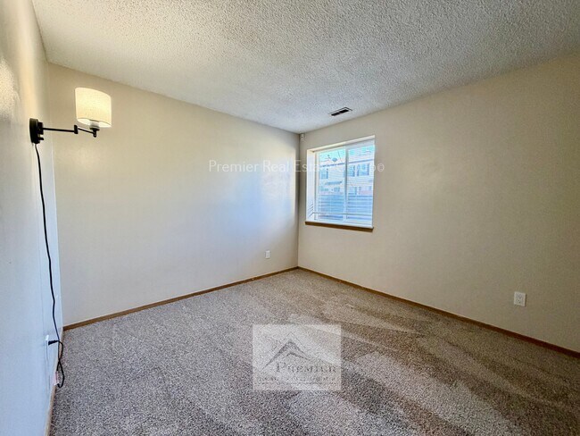 Building Photo - 2366 Lexington Village Ln