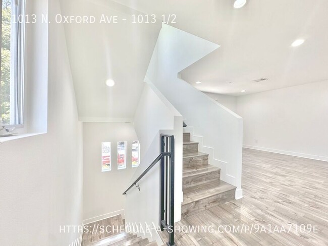 Building Photo - Beautiful new modern 3 story townhome 3 Be...