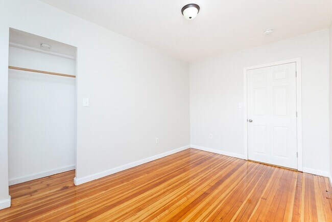 Building Photo - 74 Austin St