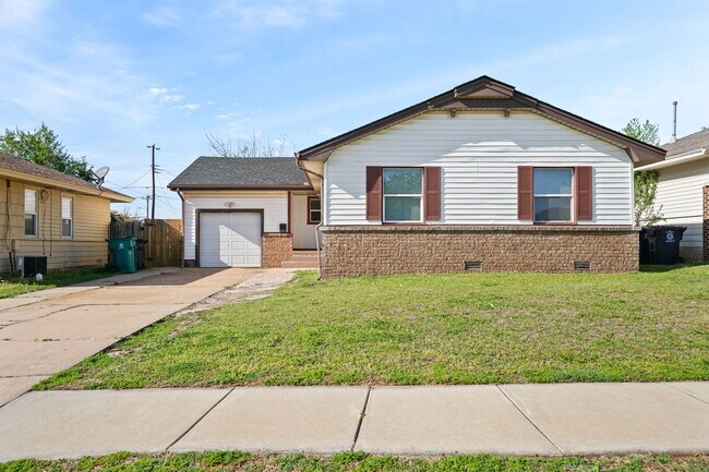 Building Photo - 4425 NW 31st St