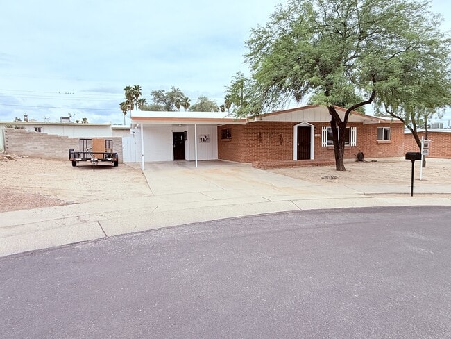 Building Photo - 4834 N Los Altos Pl