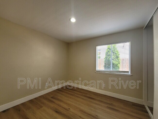 Building Photo - 461 Ebi Way