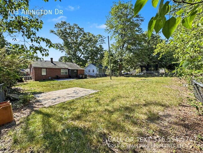 Building Photo - 703 Abington Dr