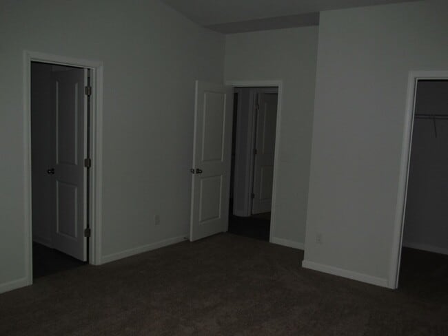 Building Photo - Rural Hall Home Ready to rent.