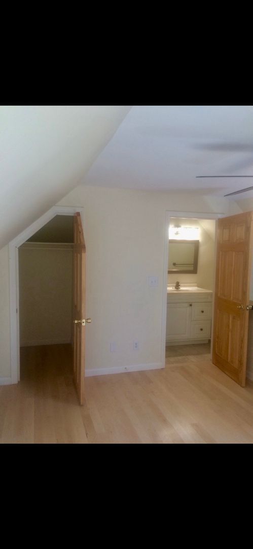 Building Photo - 158 Main St