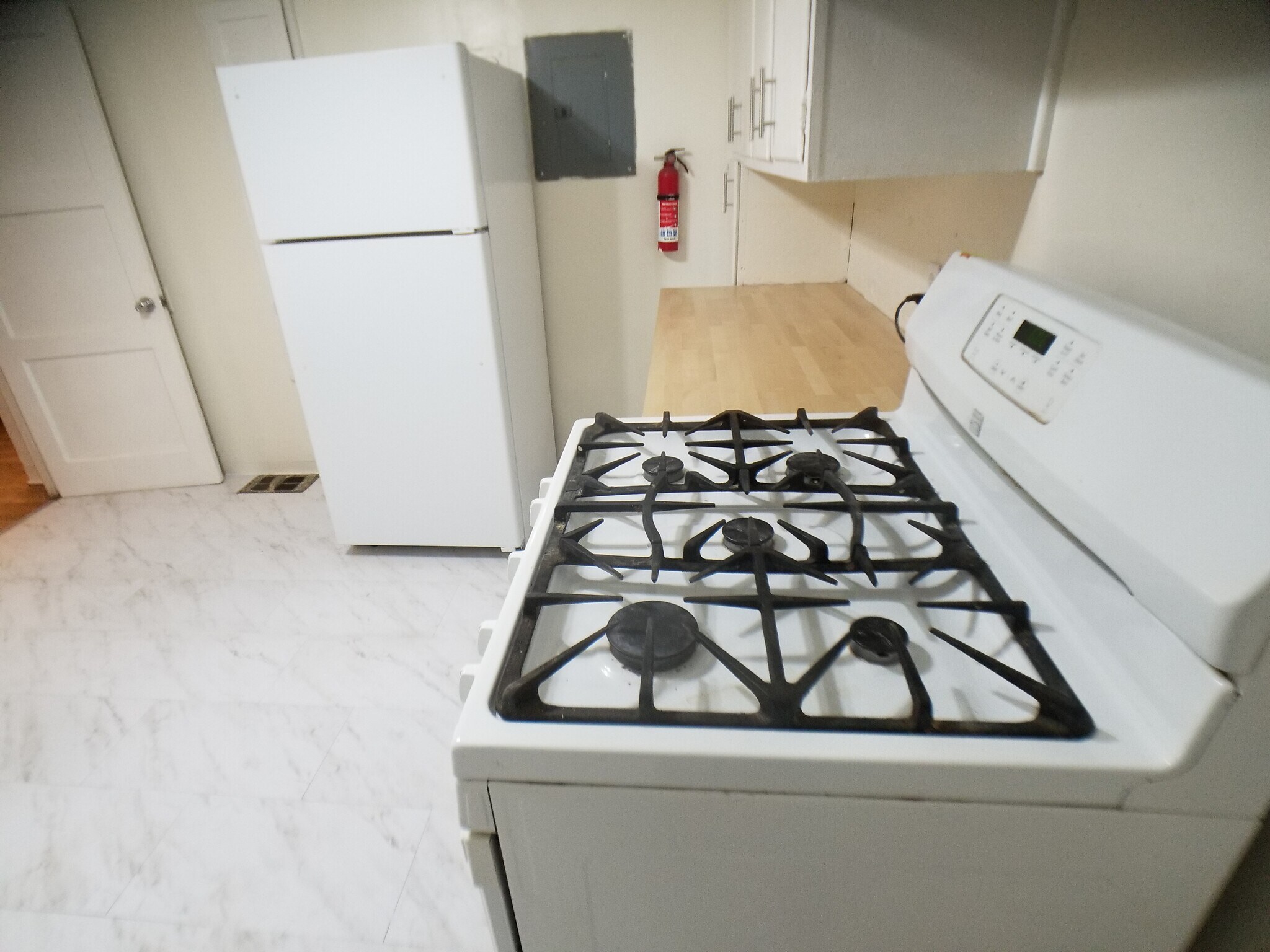 Building Photo - 1904 Lead Ave SE