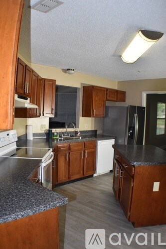 Building Photo - 10439 Inverness Dr