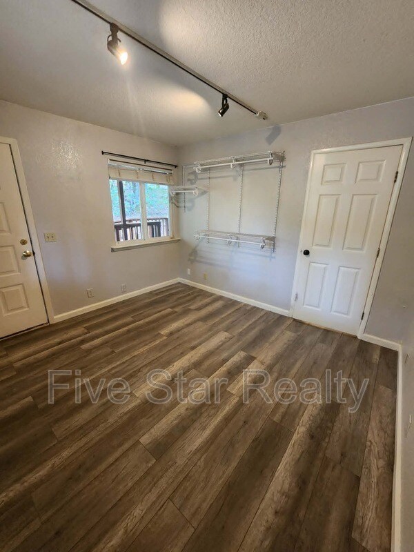 Building Photo - 12896 Rices Crossing Rd