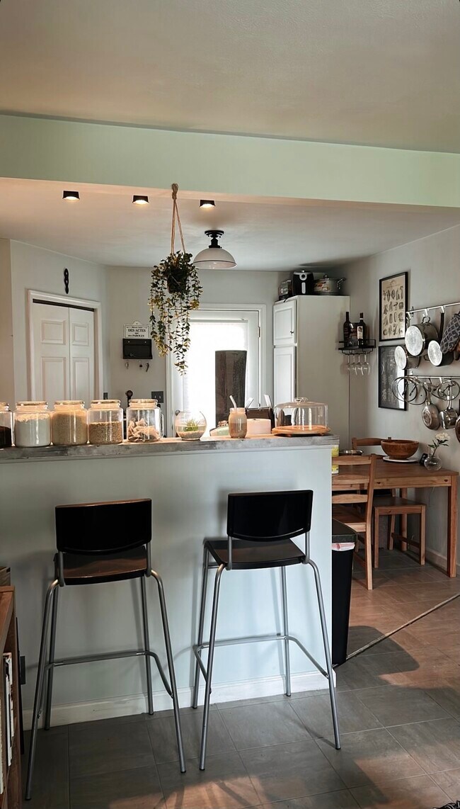 Building Photo - 27 Blackburn Mnr