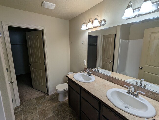 Building Photo - 7290 N Bandon Ln