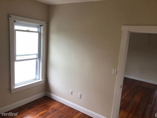 Building Photo - 86 Raymond St