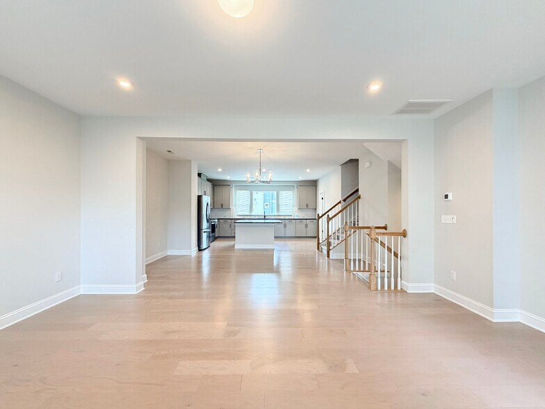 Building Photo - 829 Amley Pl