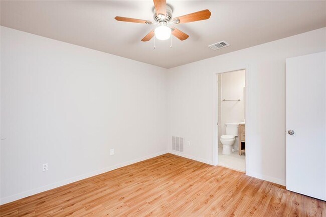 Building Photo - 8110 Willet Trail