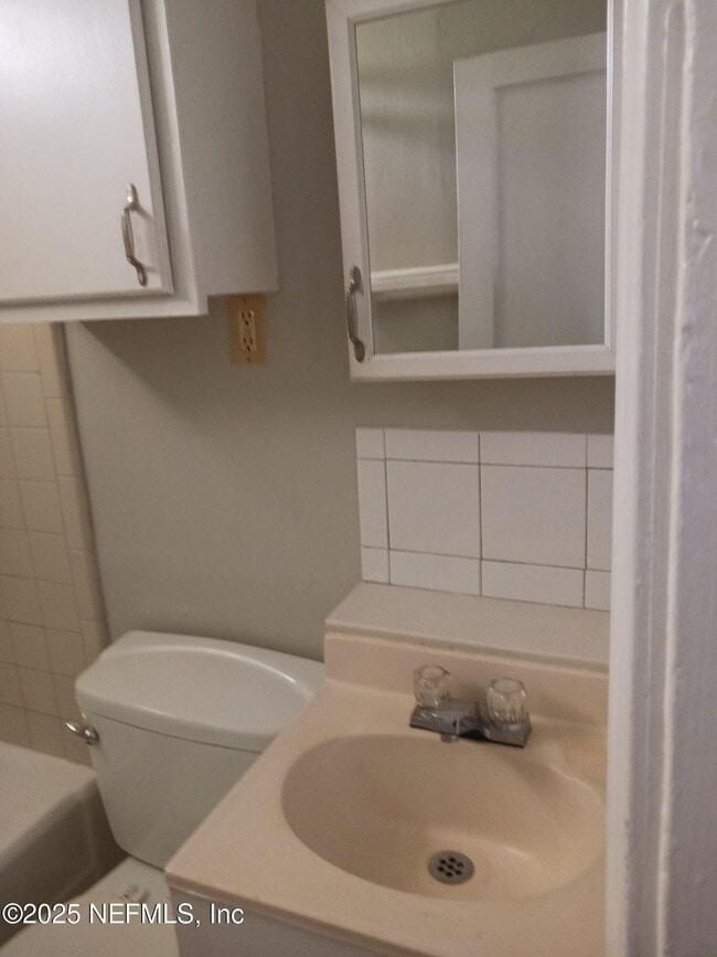 Building Photo - 2102 Brooklyn Rd