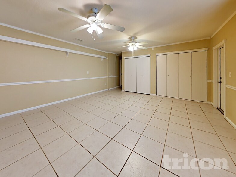 Building Photo - 6320 Moog Rd