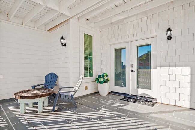 Building Photo - 707 Parkplace-SI ID1036727P