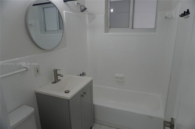 Building Photo - 11043 SW 79th Ave