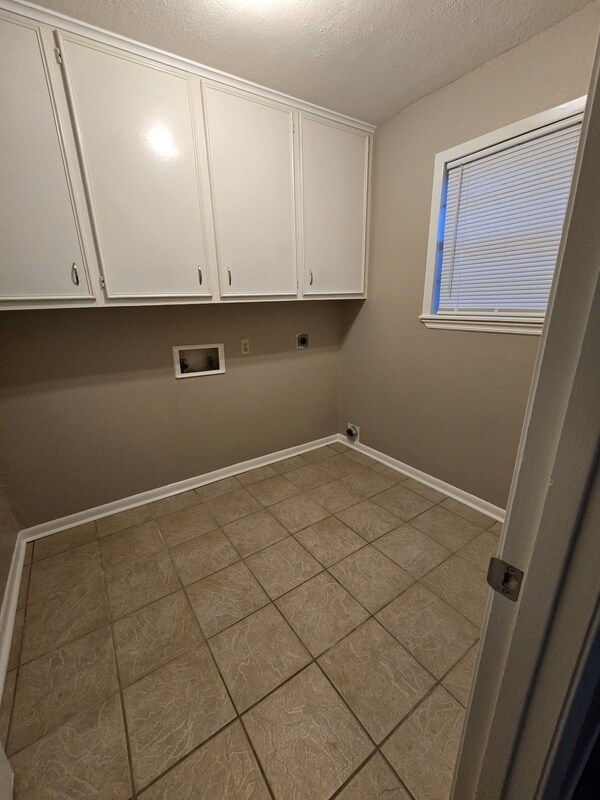 Building Photo - 505 E Acker Tap St