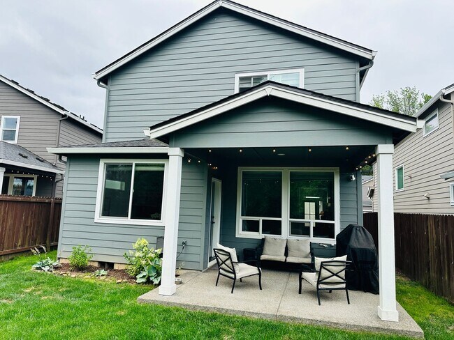 Building Photo - Charming Newer Ridgefield Home with Upgrades Throughout