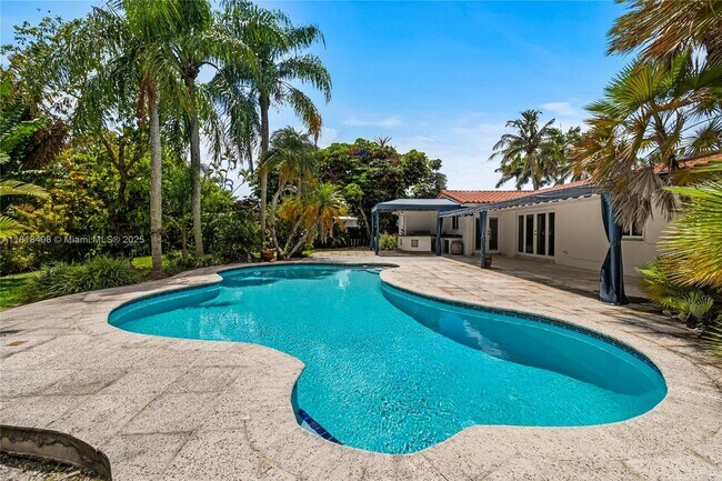 Building Photo - 9780 SW 118th St