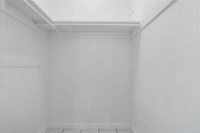 Building Photo - 205 N Hibiscus Dr