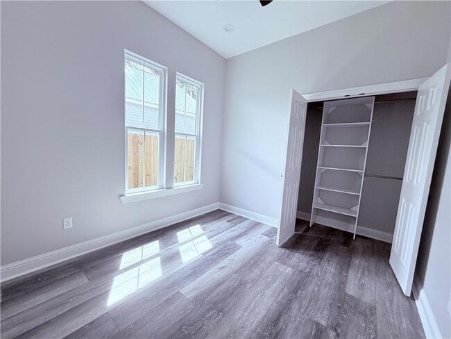Building Photo - 307 E 34th Ave